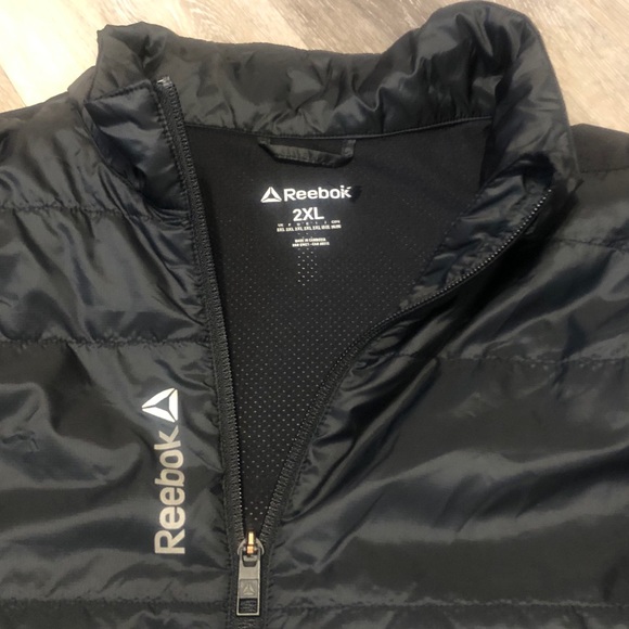 Lightweight Reebok Vest - Picture 3 of 9